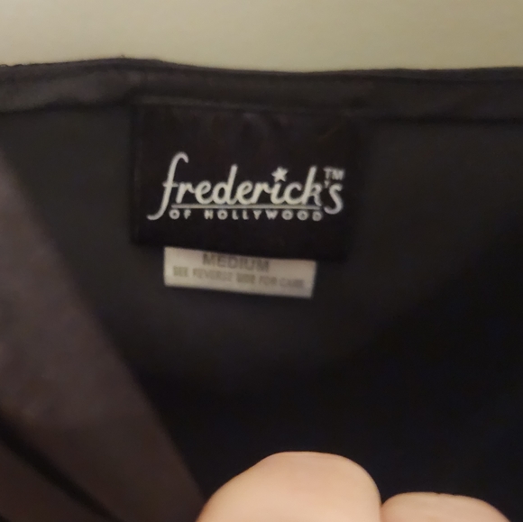 Elegant Fredrick's of Hollywood Black Nightgown - Picture 6 of 6